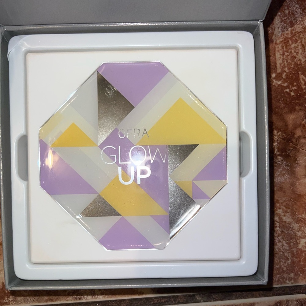 OFRA highlighting palette